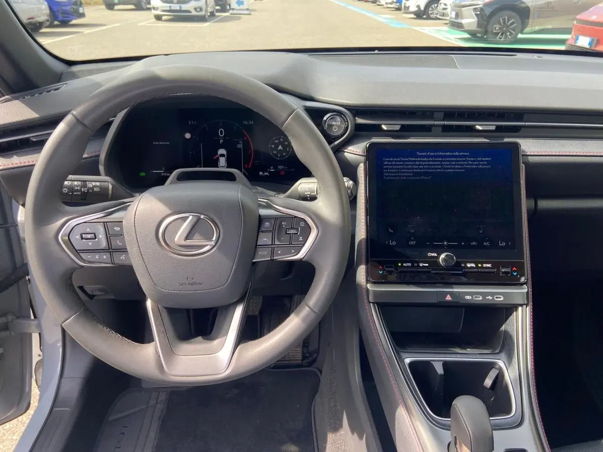 Lexus LBX usata a Piacenza (13)