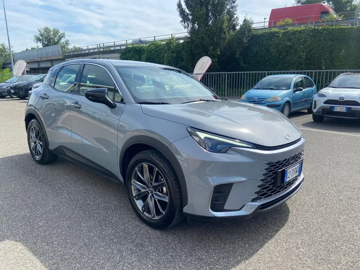 Lexus LBX usata a Piacenza (7)