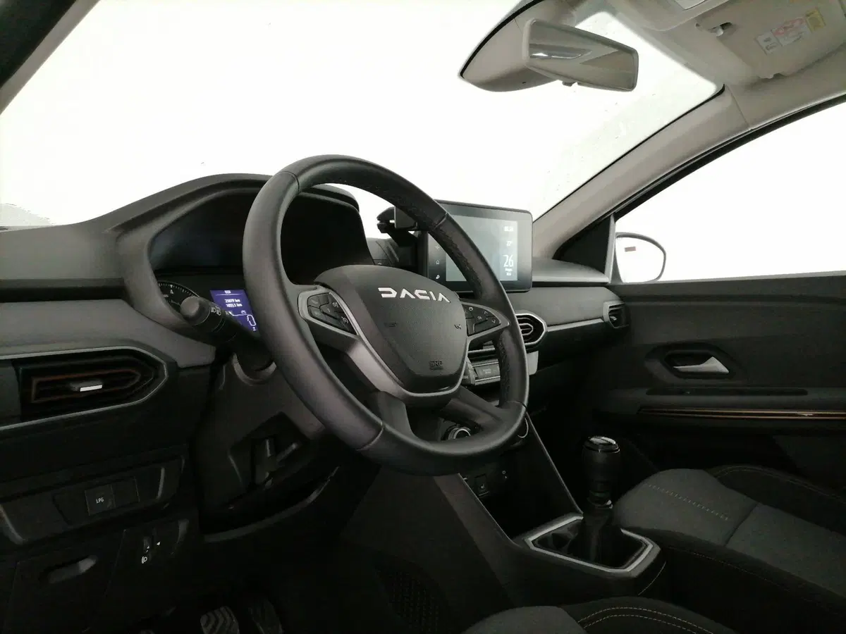 Dacia Sandero usata a Roma (11)