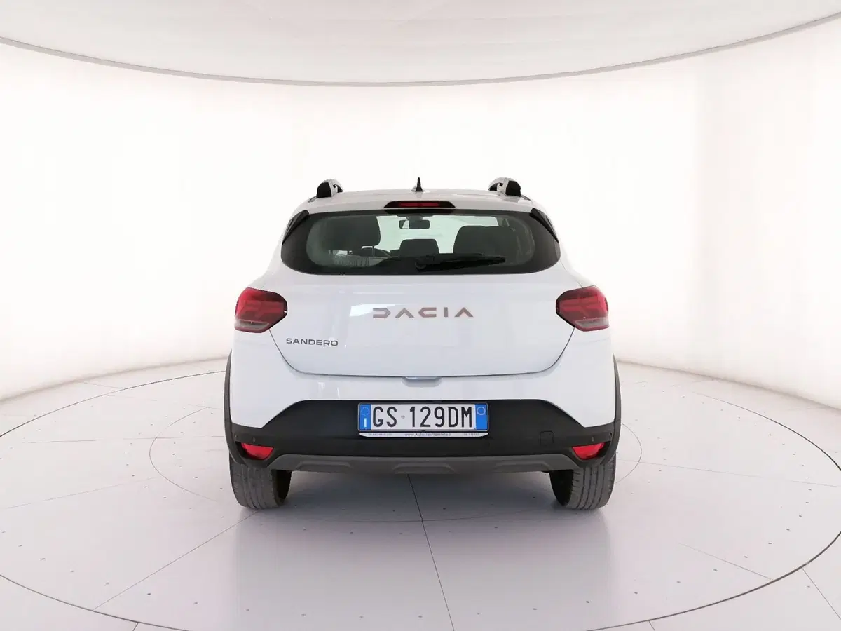 Dacia Sandero usata a Roma (4)