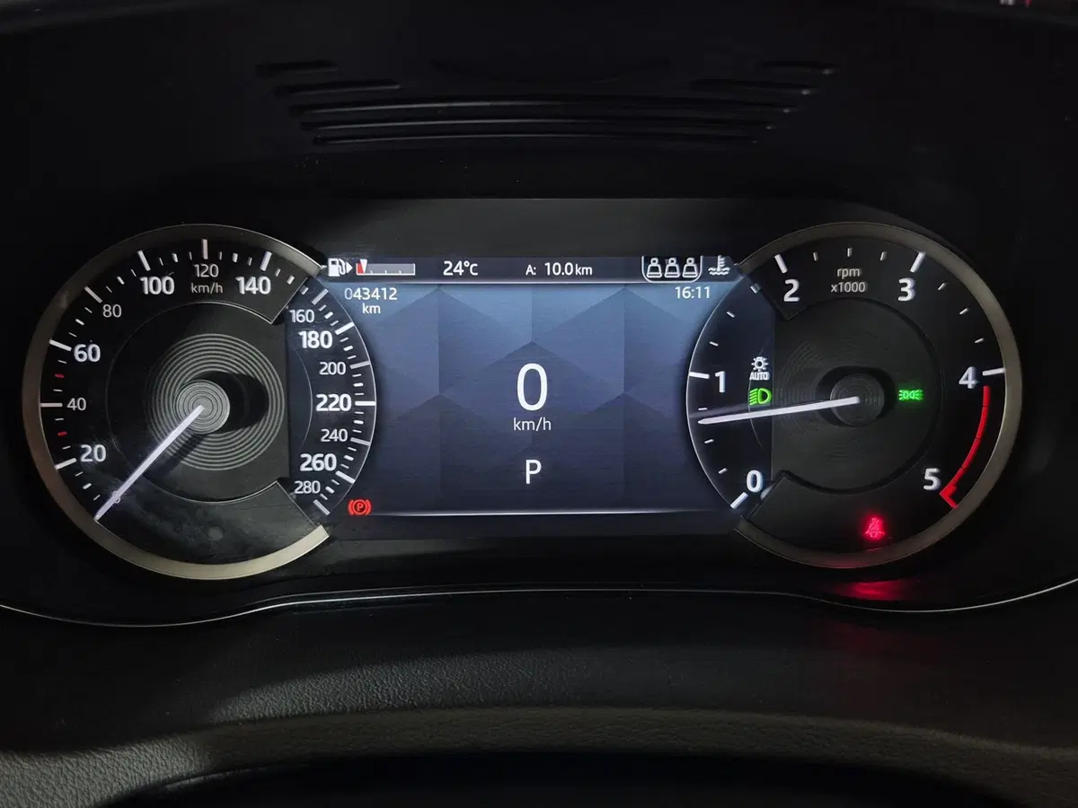 Jaguar E-Pace usata a Torino (14)