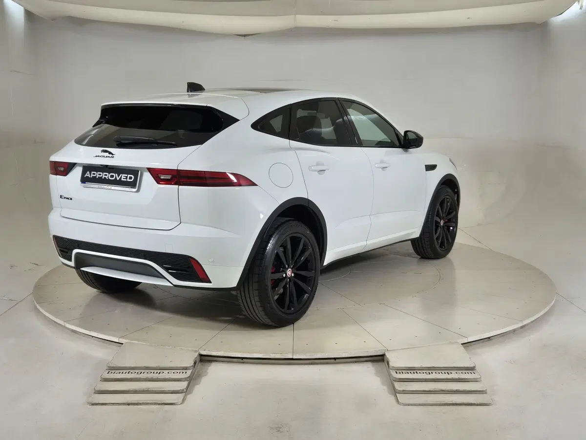 Jaguar E-Pace usata a Torino (2)