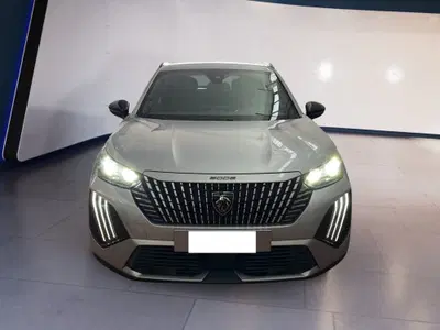 Peugeot 2008 1.2 hybrid Allure 145cv e-dcs6 del 2025 usata a Torino
