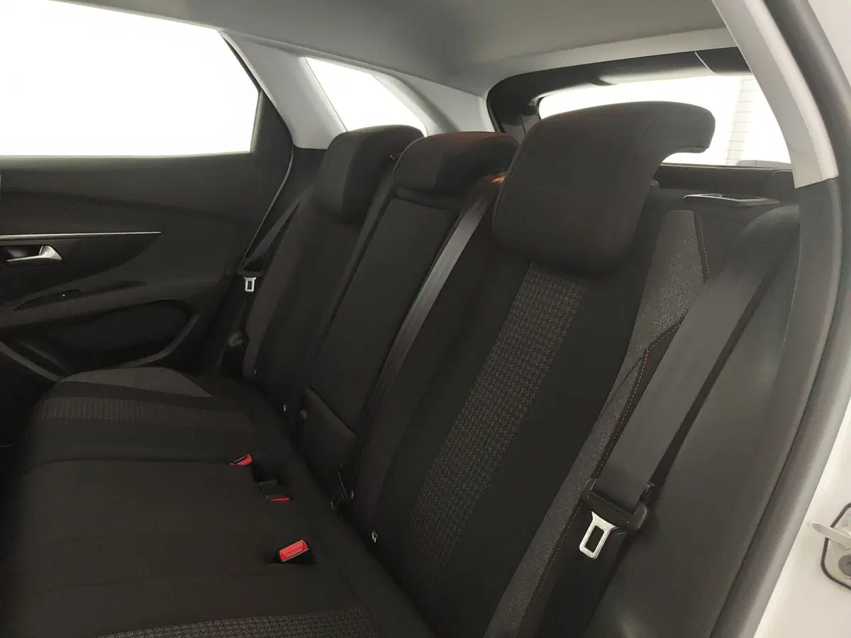 Peugeot 3008 usata a Caserta (20)