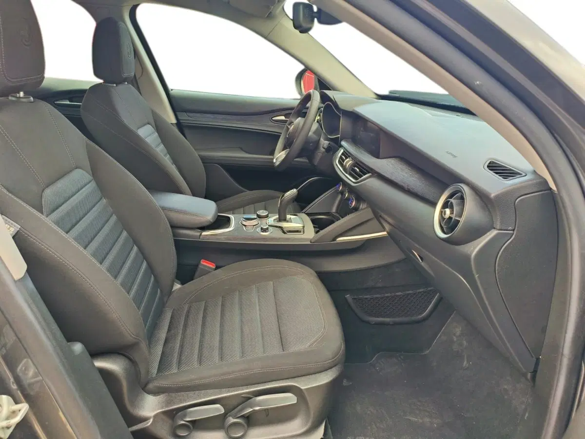 Alfa Romeo Stelvio usata a Pistoia (14)