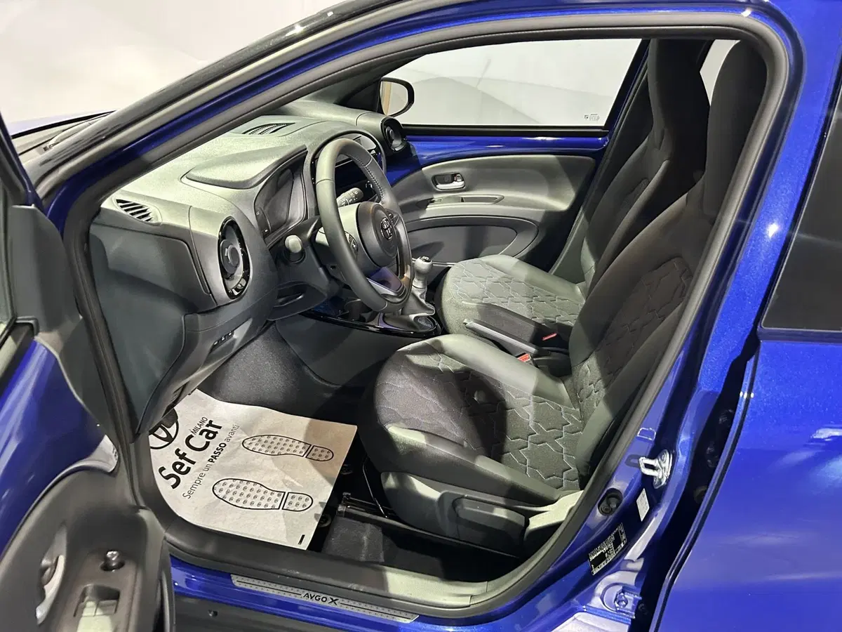 Toyota Aygo X usata a Milano (10)