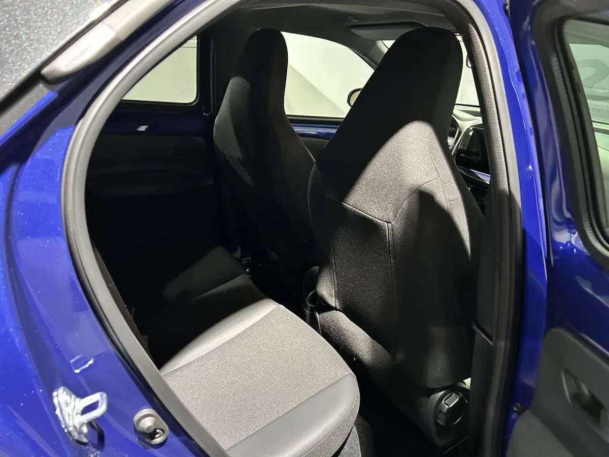 Toyota Aygo X usata a Milano (11)