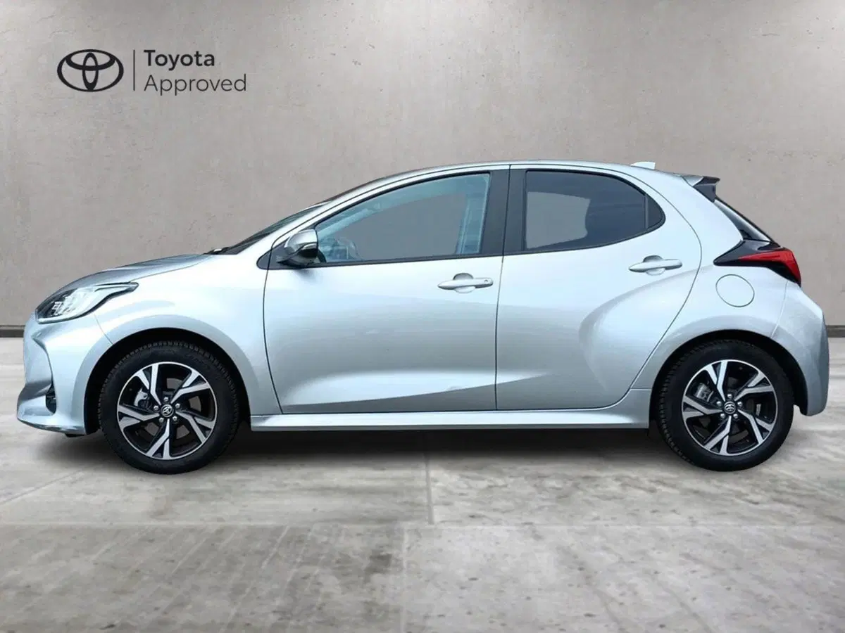 Toyota Yaris usata a Milano (2)