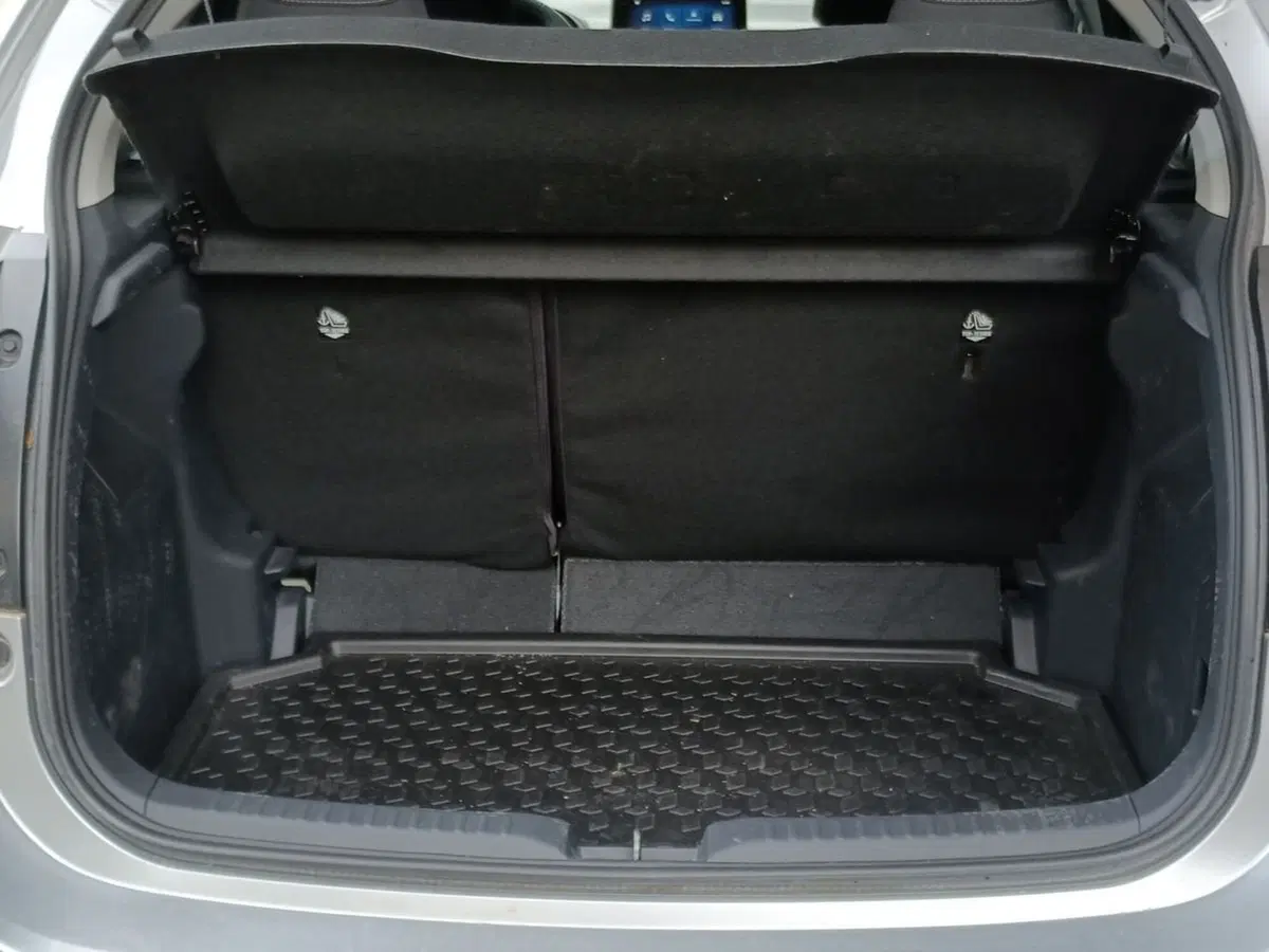 Toyota Yaris usata a Milano (5)