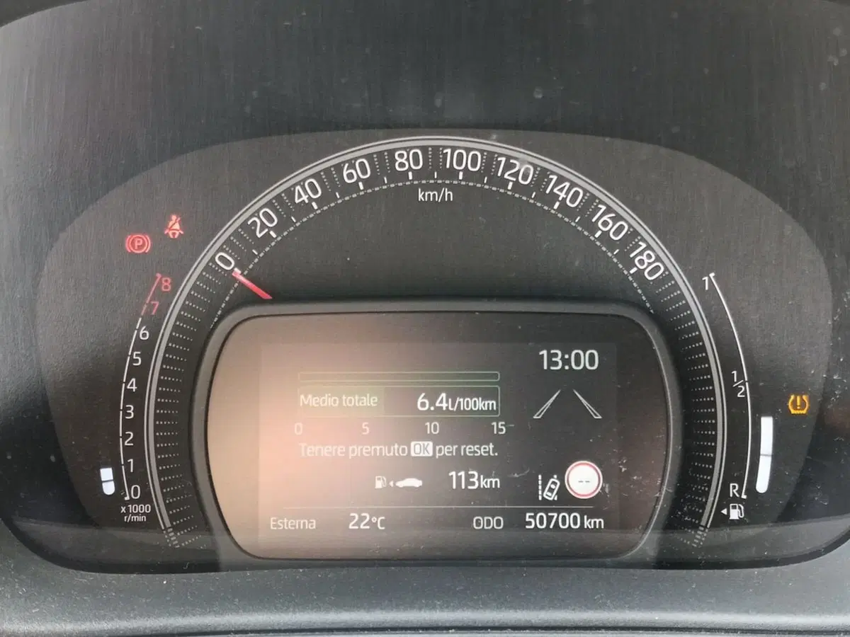 Toyota Aygo X usata a Milano (9)
