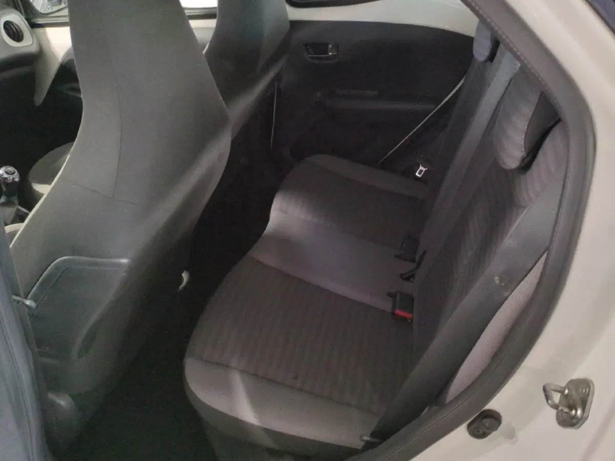 Toyota Aygo usata a Milano (10)