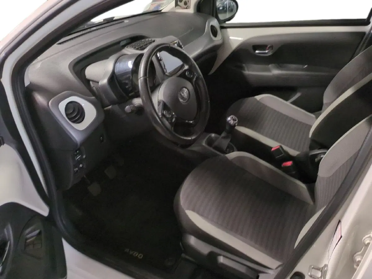 Toyota Aygo usata a Milano (11)