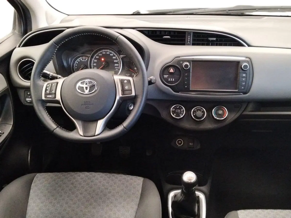 Toyota Yaris usata a Roma (8)