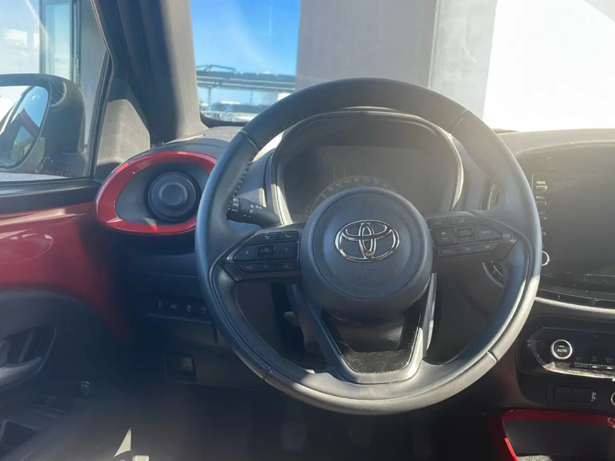 Toyota Aygo X usata a Bologna (14)