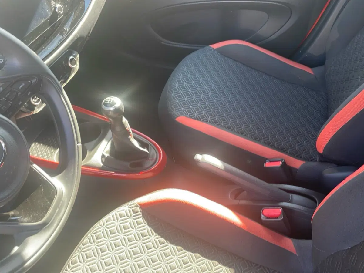 Toyota Aygo X usata a Bologna (18)