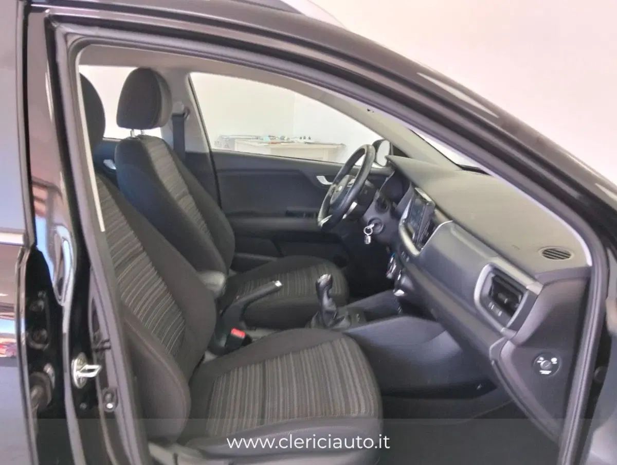 Kia Stonic usata a Como (4)