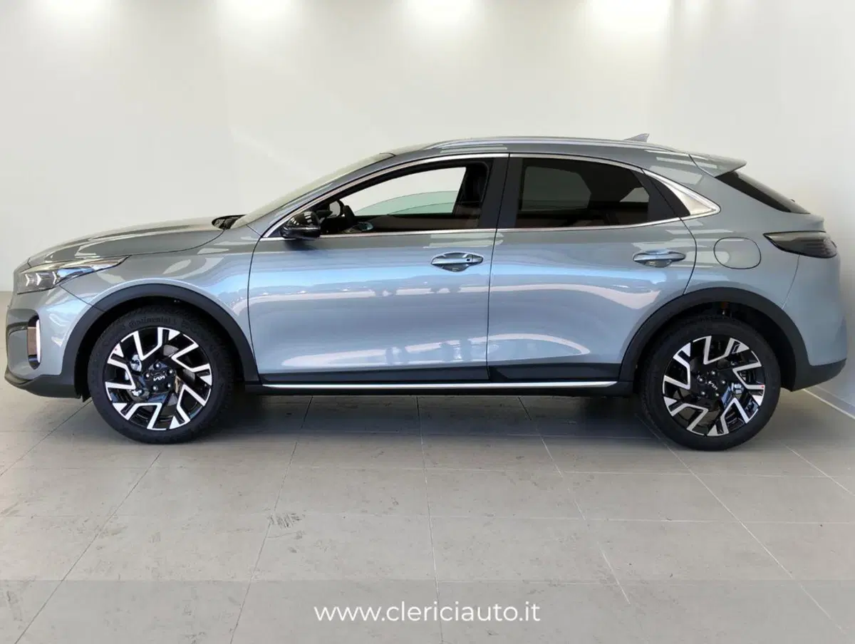 Kia XCeed nuova a Como (8)