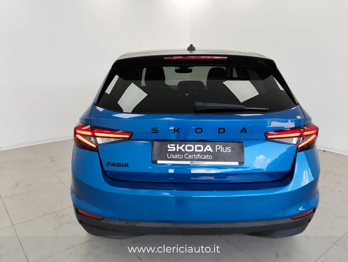 Skoda Fabia usata a Como (7)