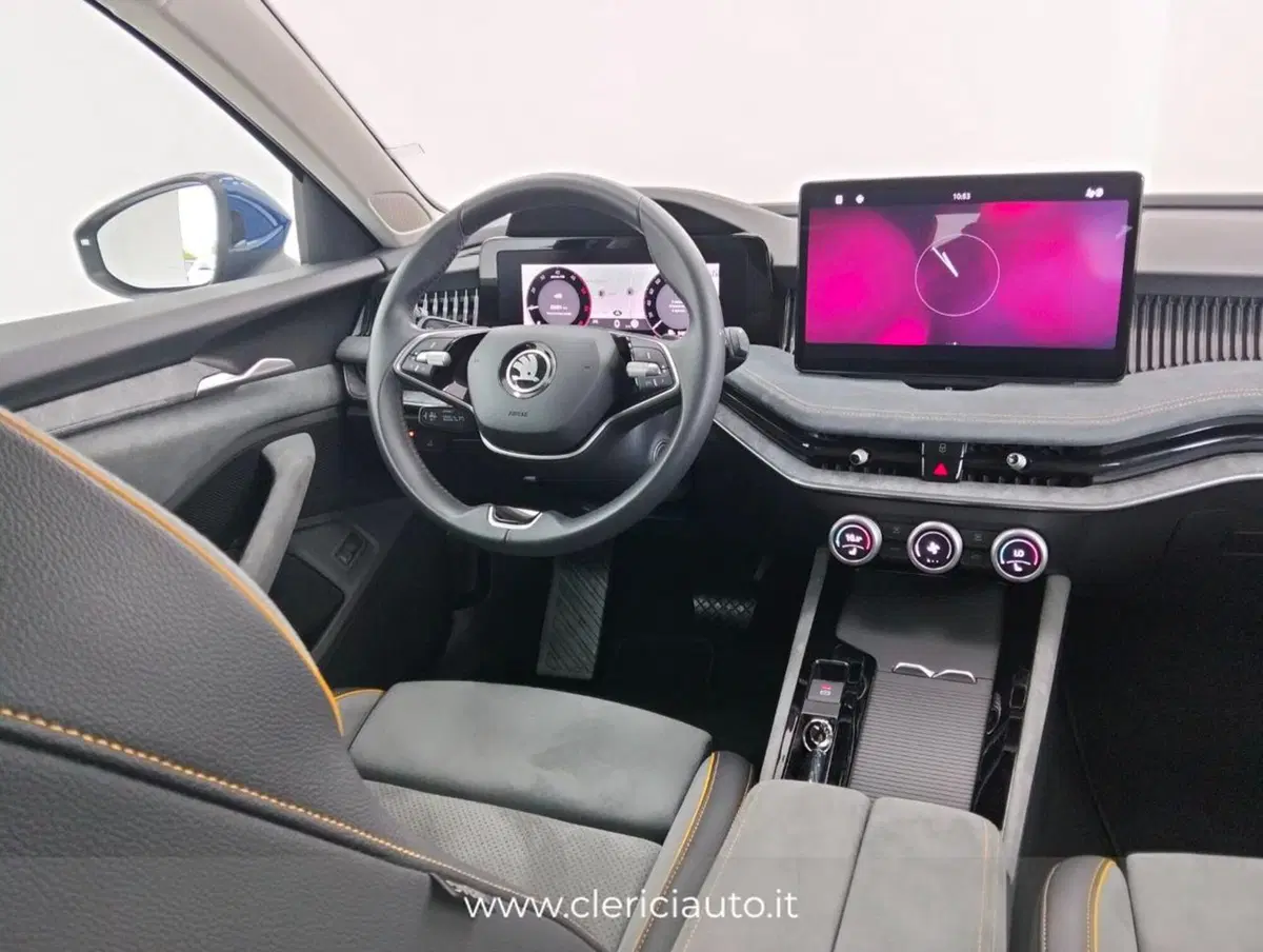 Skoda Superb Station Wagon usata a Como (11)
