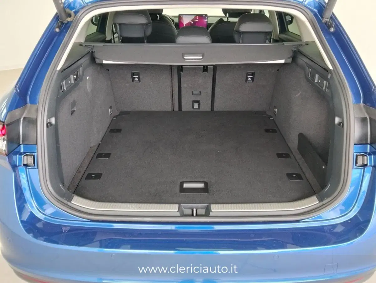 Skoda Superb Station Wagon usata a Como (16)