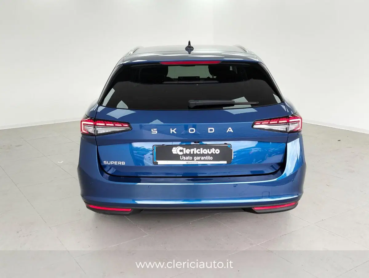 Skoda Superb Station Wagon usata a Como (6)