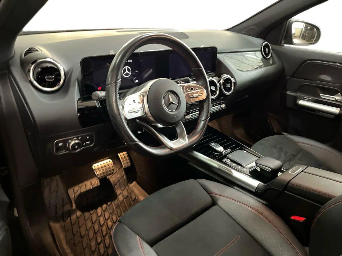 Mercedes-Benz GLA SUV usata a Matera (10)