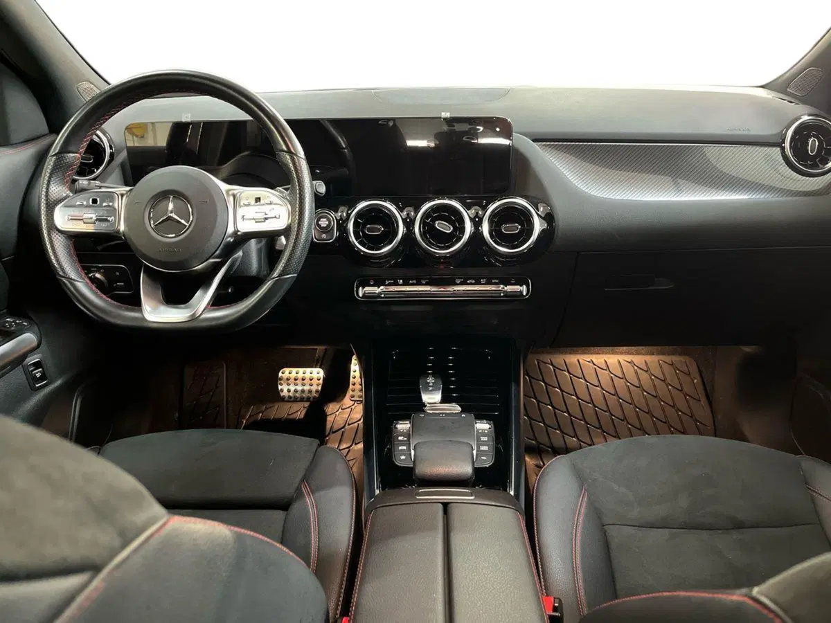 Mercedes-Benz GLA SUV usata a Matera (8)