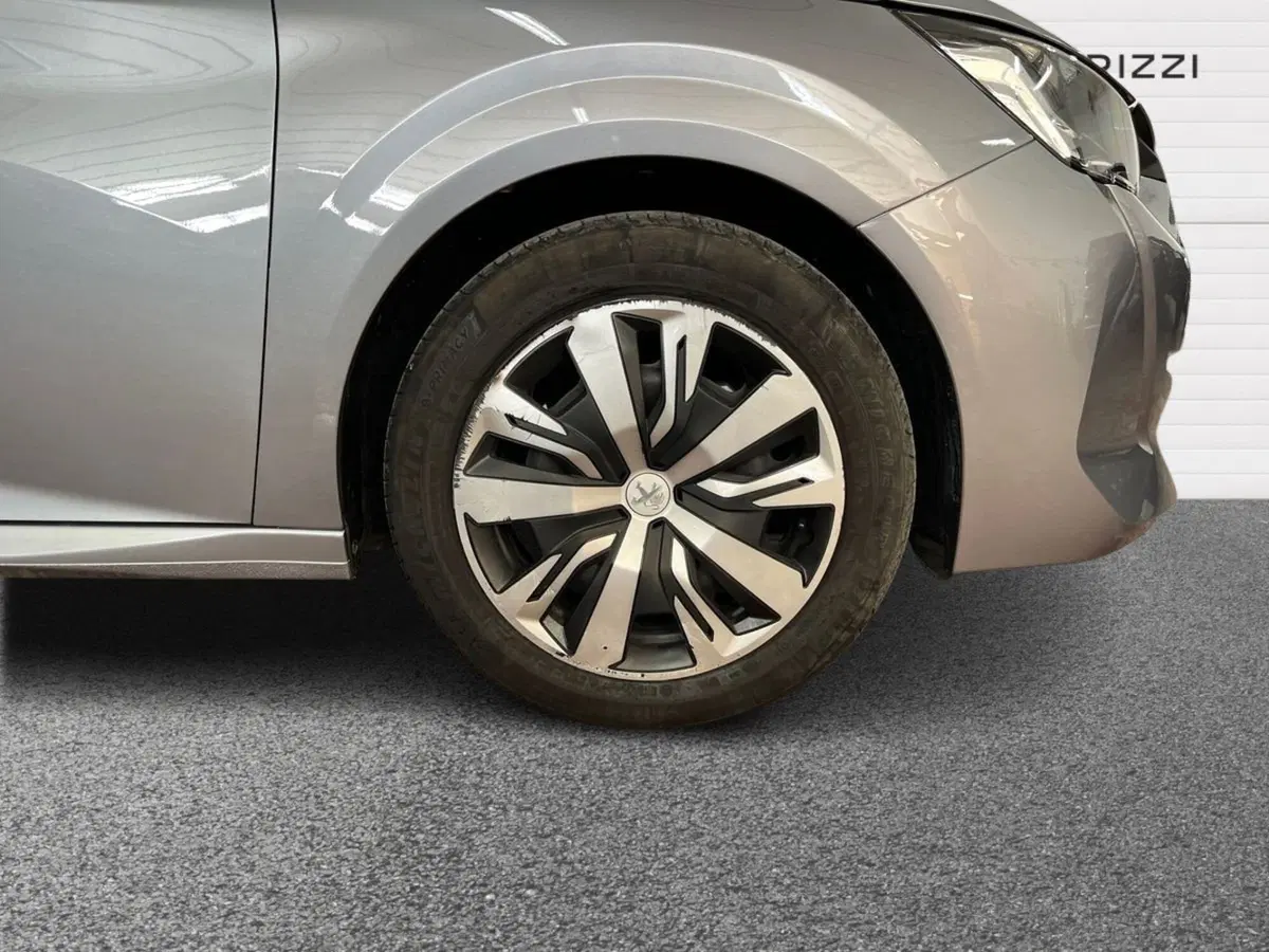 Peugeot 208 usata a Bari (6)