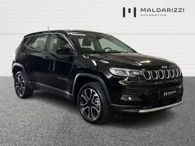 Jeep Compass 1.5 turbo t4 mhev Altitude 2wd 130cv dct del 2024 usata a Bari