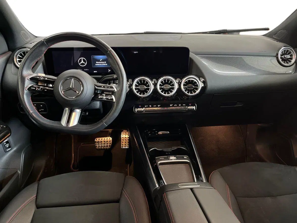 Mercedes-Benz GLA SUV usata a Bari (8)