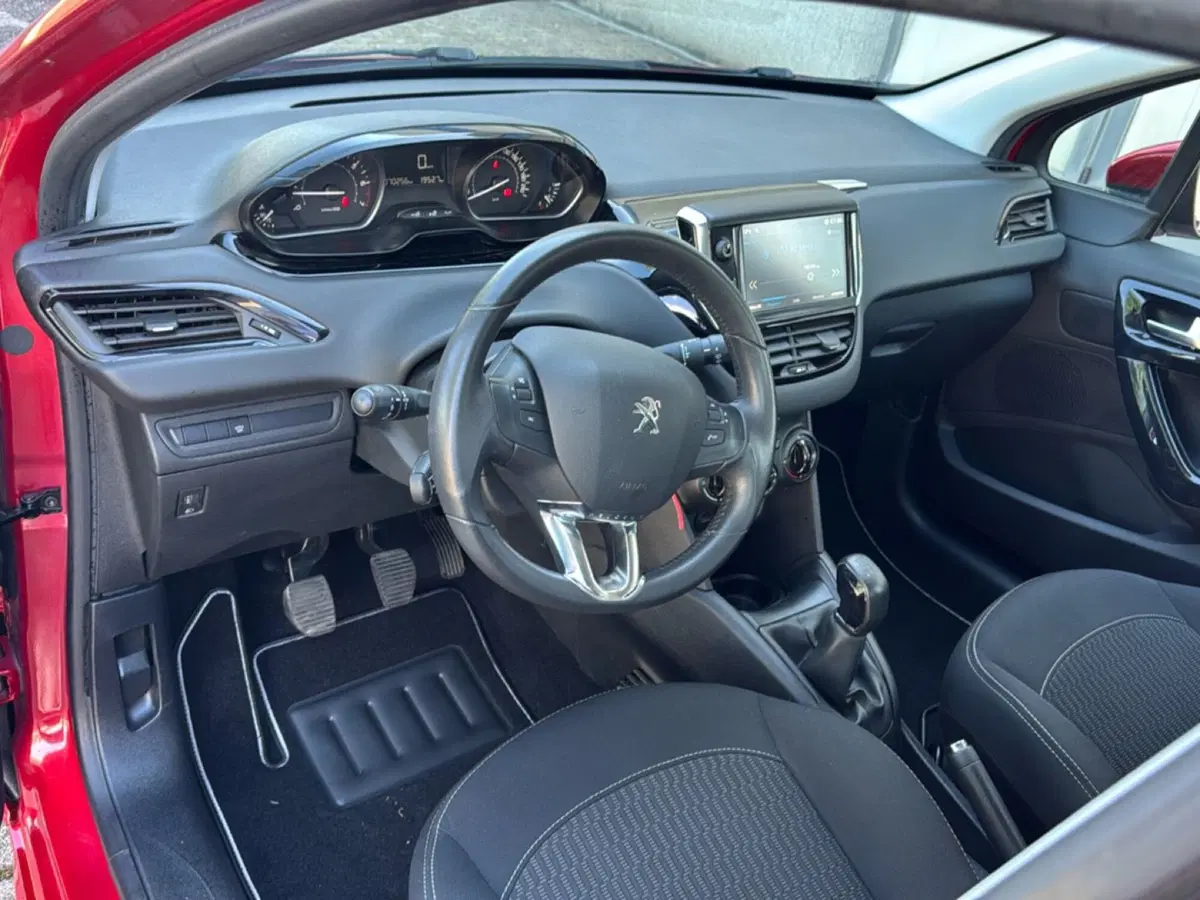 Peugeot 208 usata a Ferrara (10)