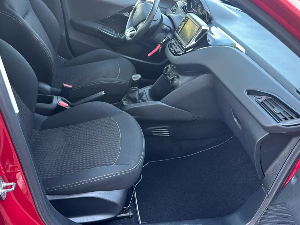 Peugeot 208 usata a Ferrara (12)