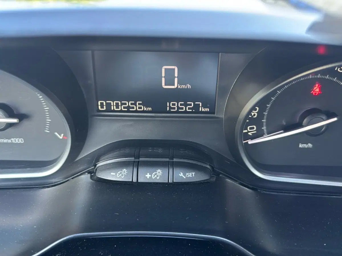 Peugeot 208 usata a Ferrara (17)