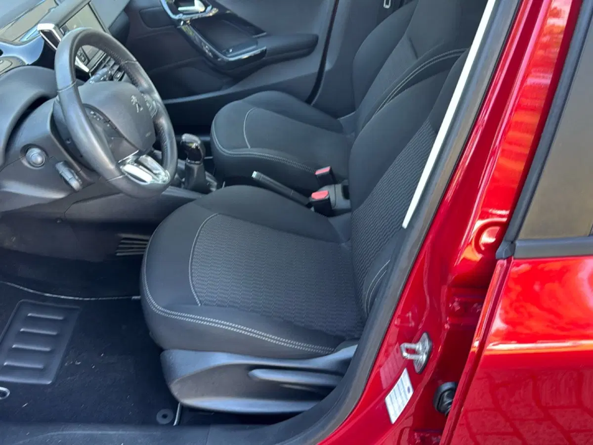 Peugeot 208 usata a Ferrara (9)