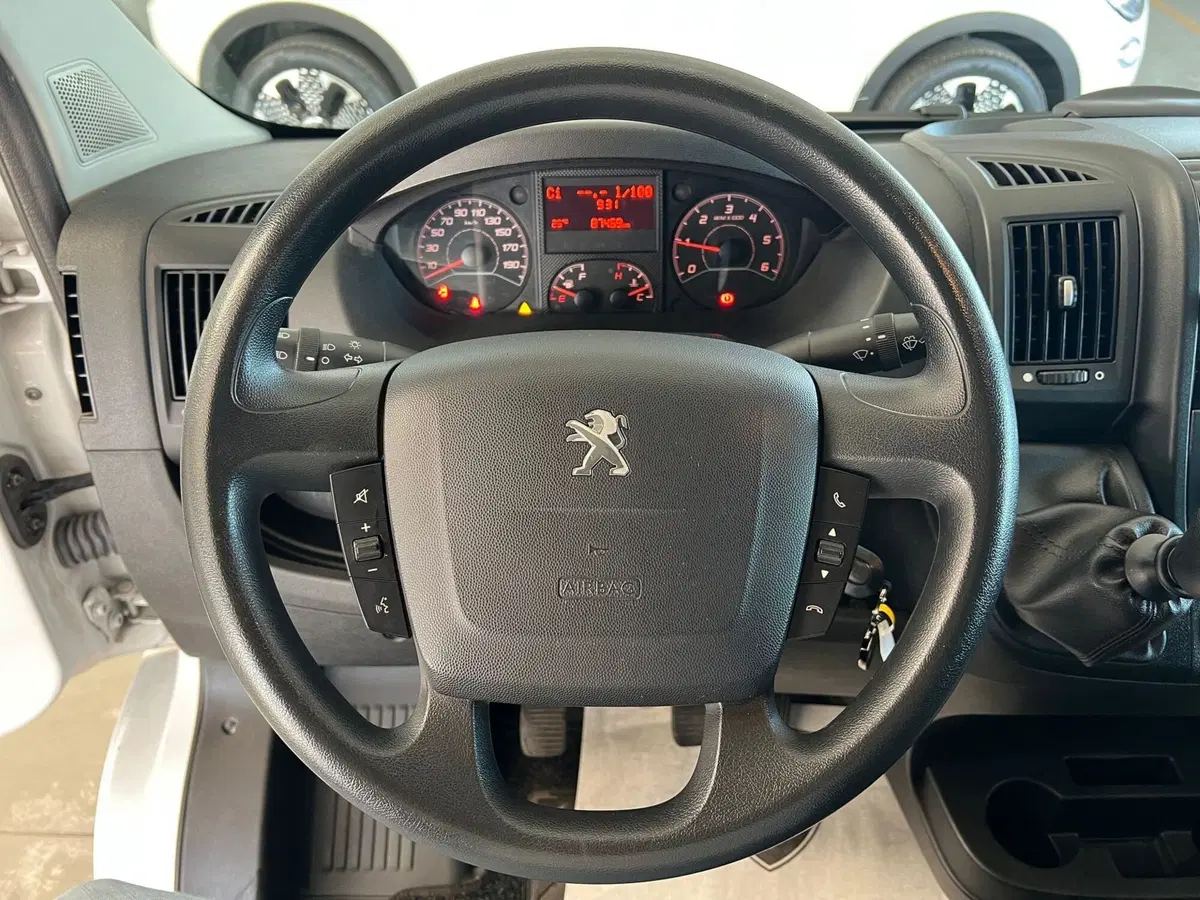 Peugeot Boxer Furgone usata a Bari (15)