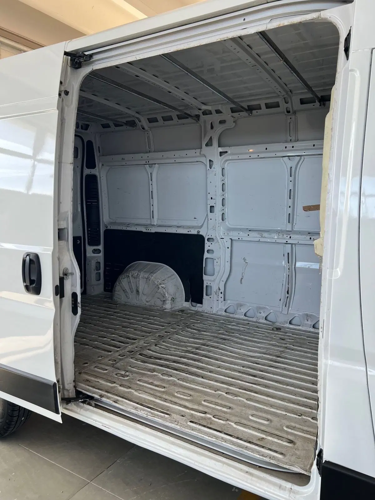 Peugeot Boxer Furgone usata a Bari (9)