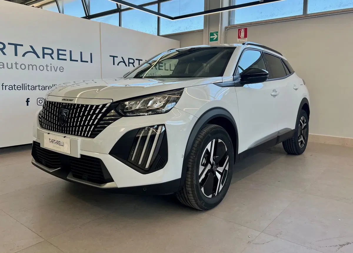Peugeot 2008 nuova a Bari (3)