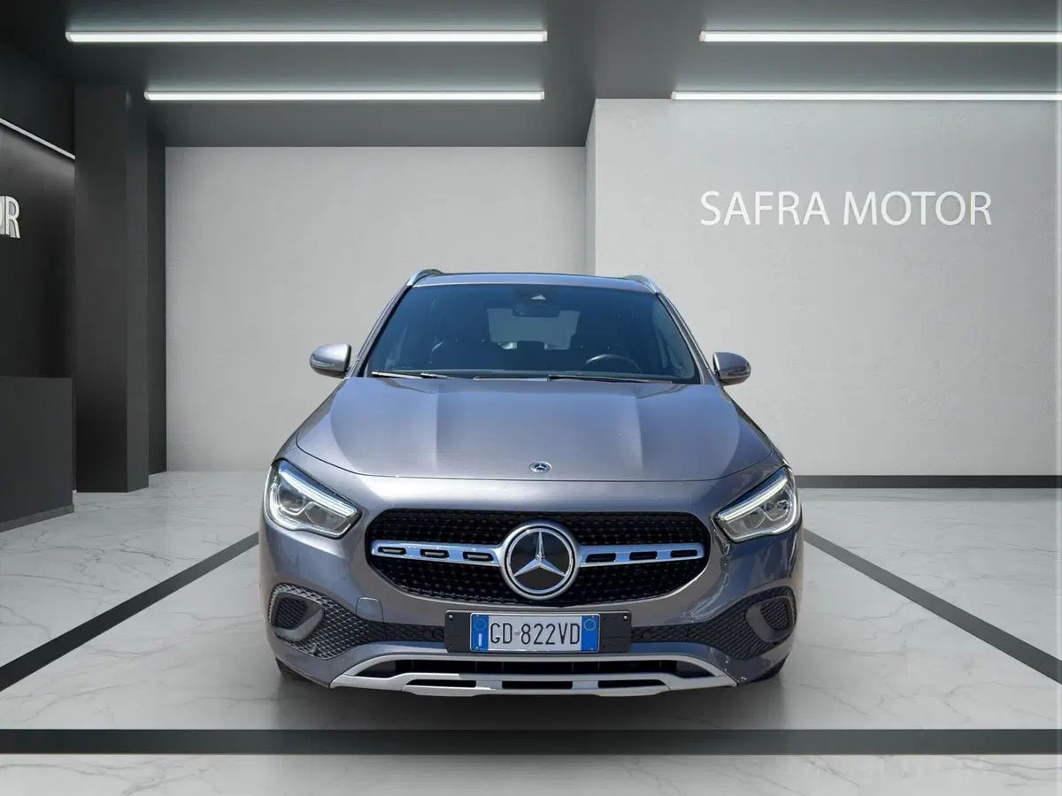 Mercedes-Benz GLA SUV usata a Cosenza