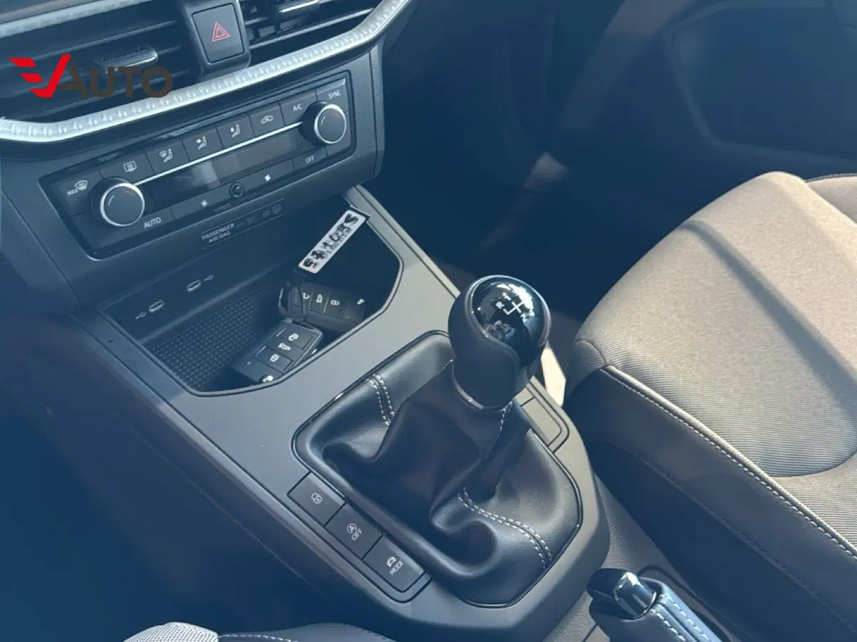 SEAT Ibiza nuova a Novara (11)