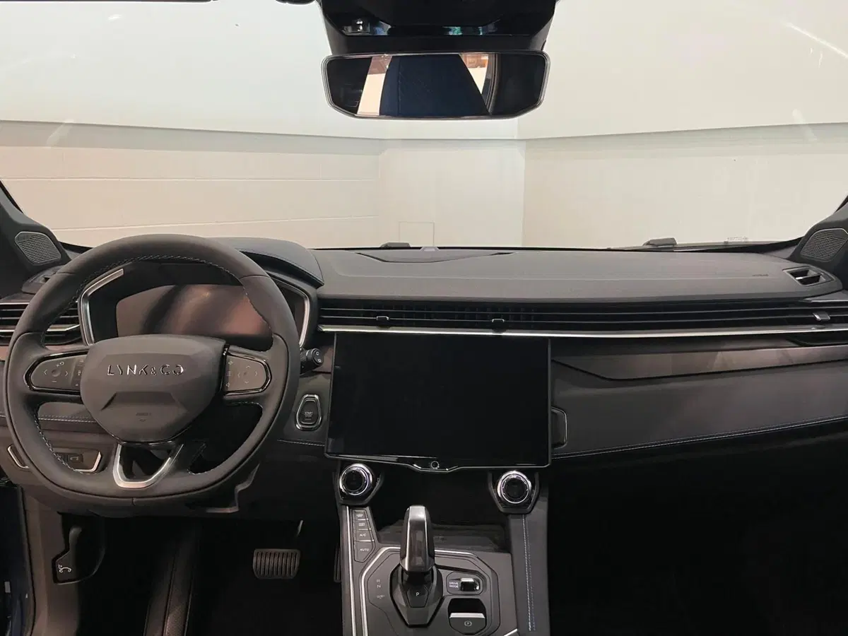 Lynk & Co 01 usata a Como (10)