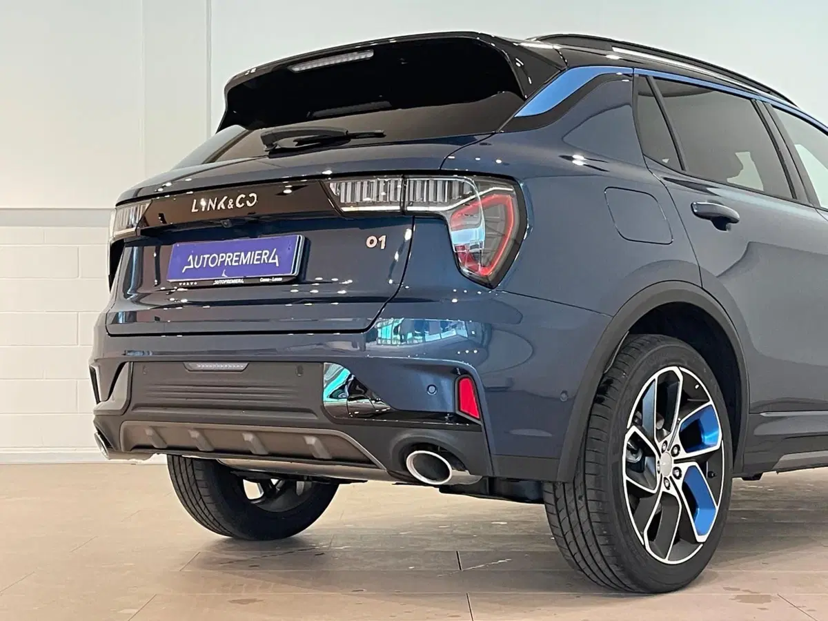 Lynk & Co 01 usata a Como (5)