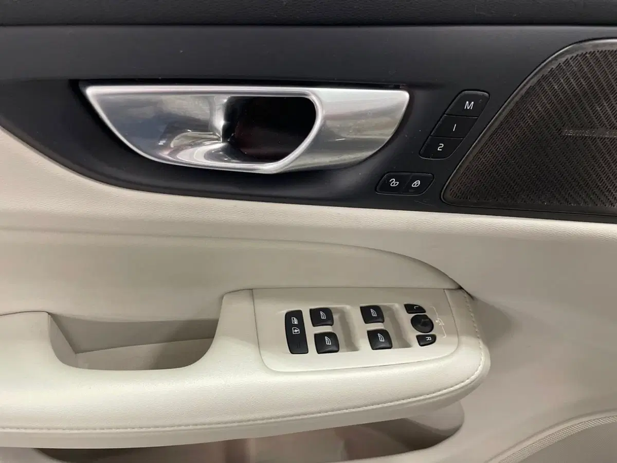Volvo V60 Cross Country usata a Macerata (17)
