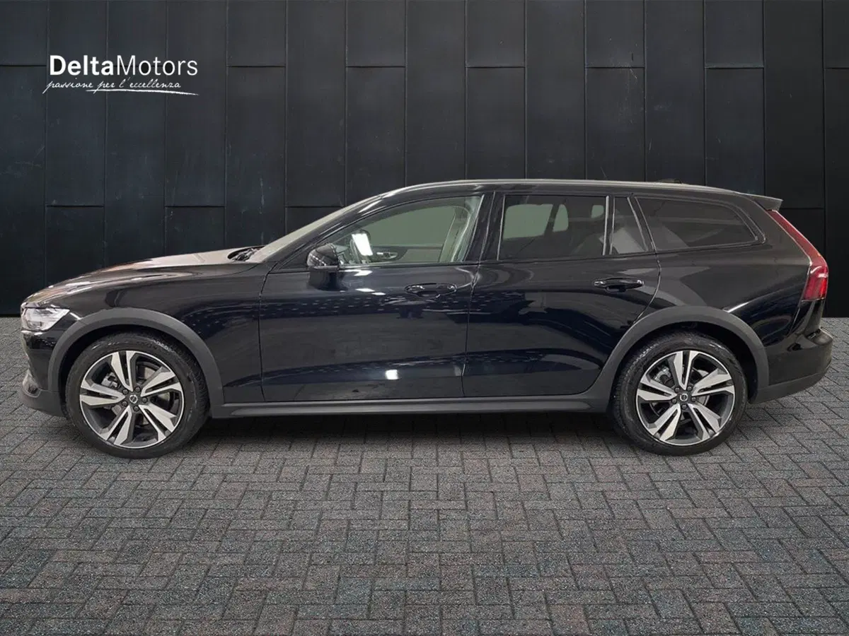 Volvo V60 Cross Country usata a Macerata (2)