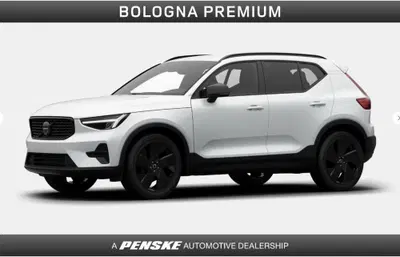 Volvo XC40 2.0 b3 Plus Black Edition auto nuova a Casalecchio di Reno