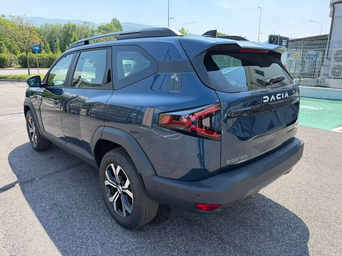 Dacia Bigster nuova a Brescia (10)