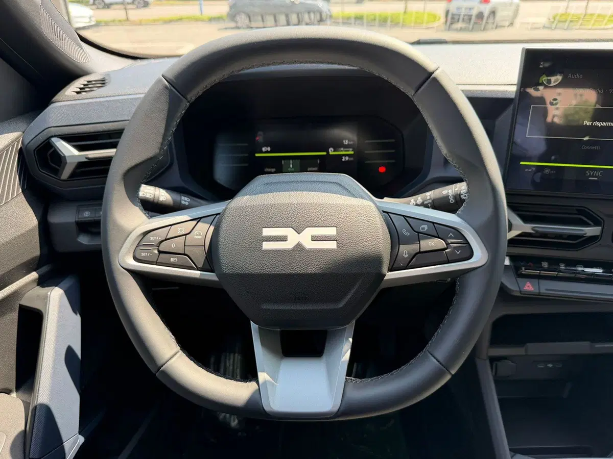 Dacia Bigster nuova a Brescia (13)