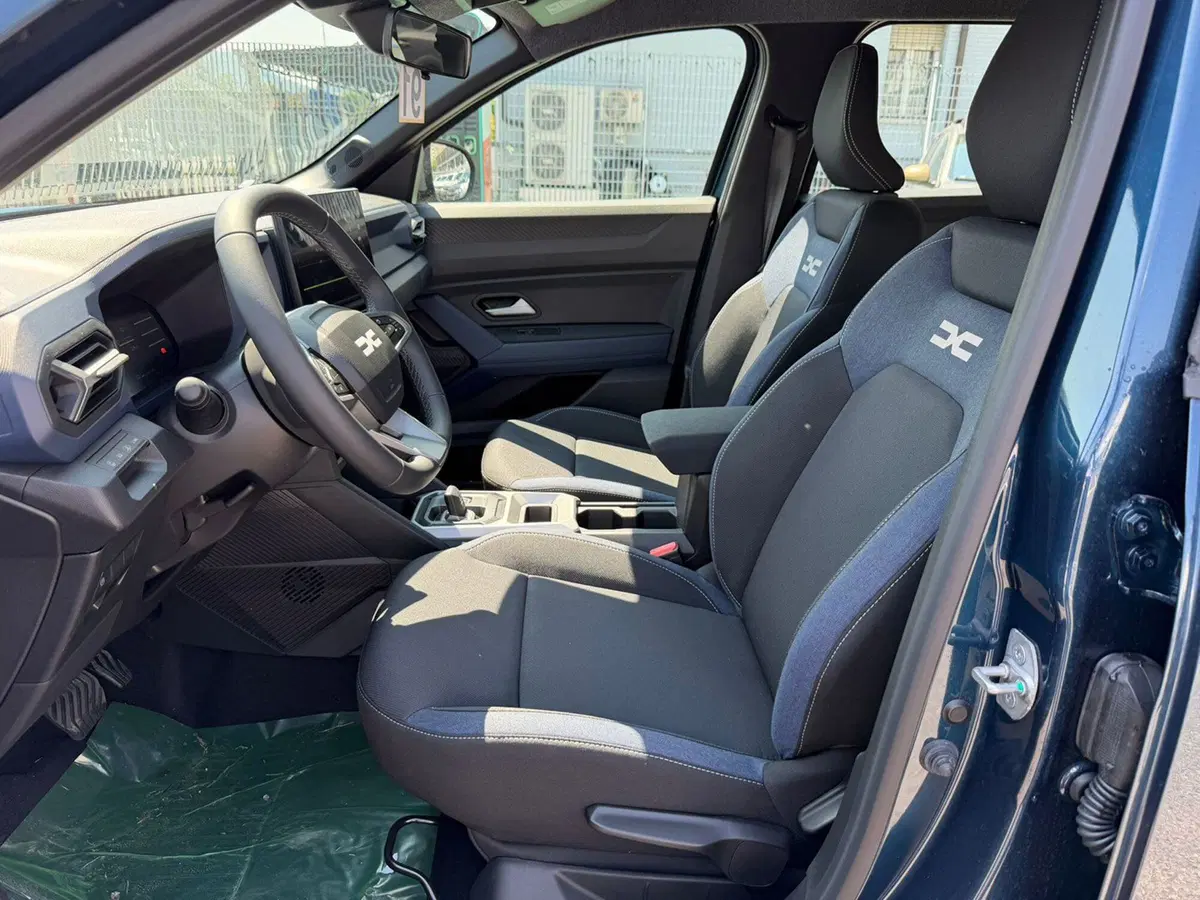 Dacia Bigster nuova a Brescia (15)