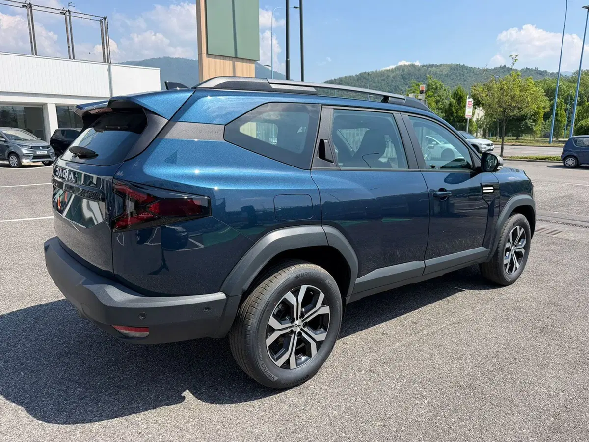 Dacia Bigster nuova a Brescia (4)