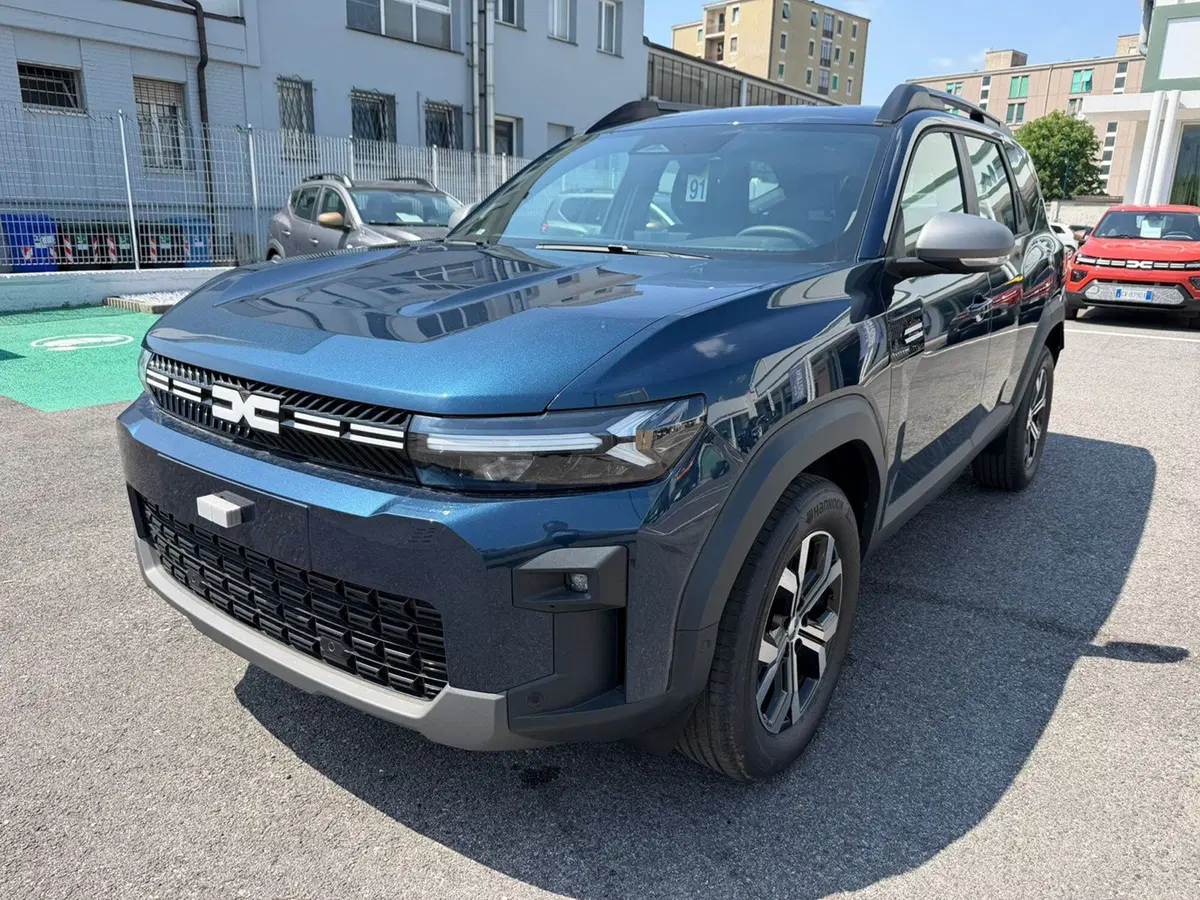 Dacia Bigster nuova a Brescia (7)