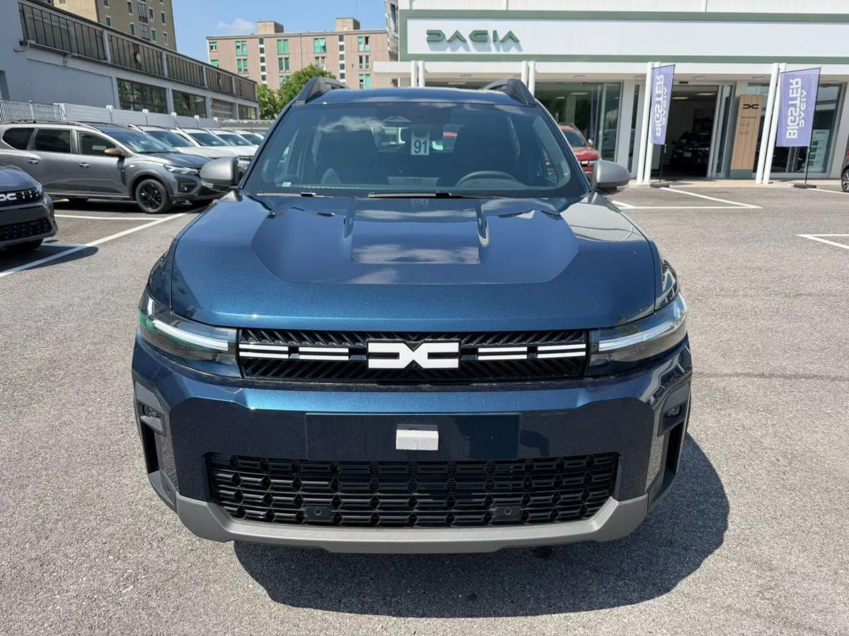 Dacia Bigster nuova a Brescia (8)